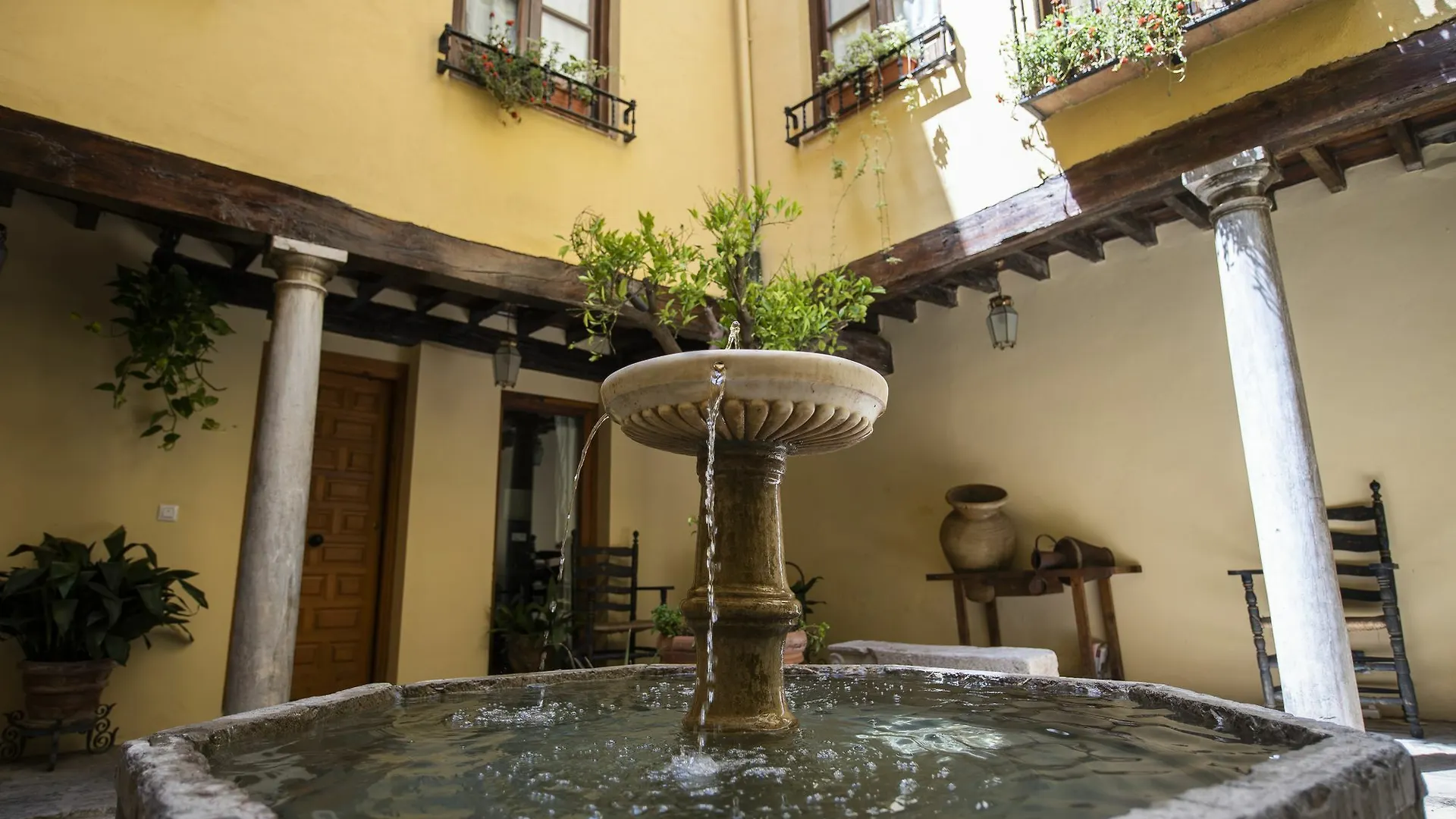 Alh Patio Apartamentos Granada Appartement